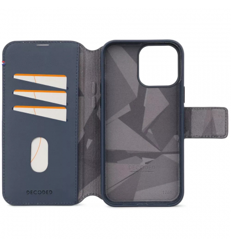 Decoded Detachable Wallet for iPhone 15 Pro • Navy